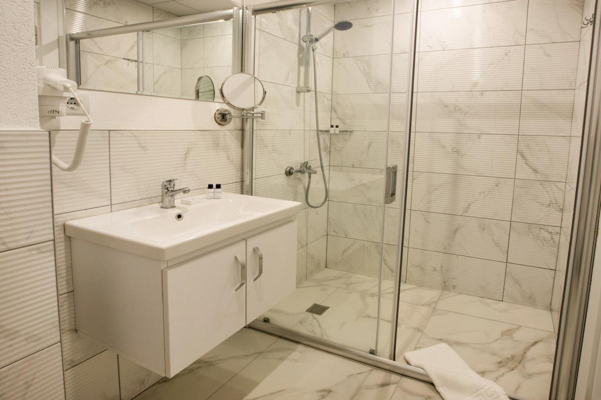 First Joy Hotel 特拉布宗 外观 照片
