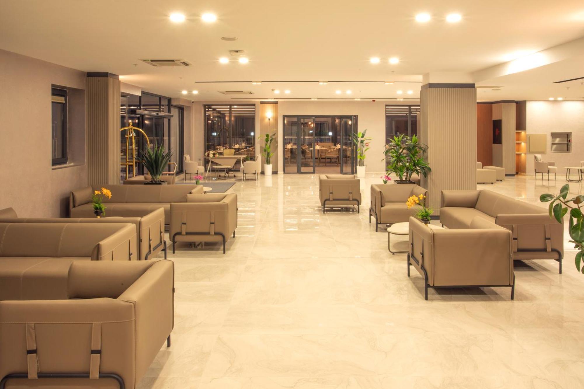 First Joy Hotel 特拉布宗 外观 照片