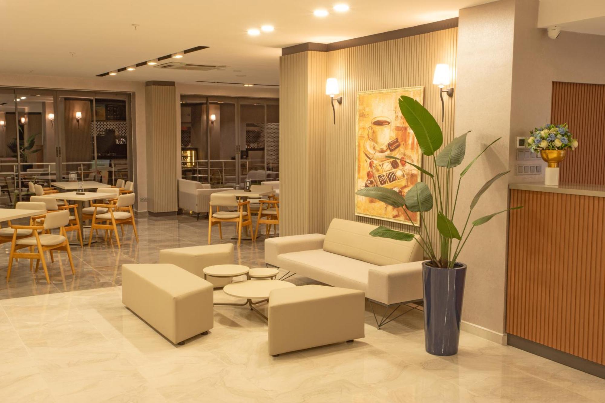 First Joy Hotel 特拉布宗 外观 照片