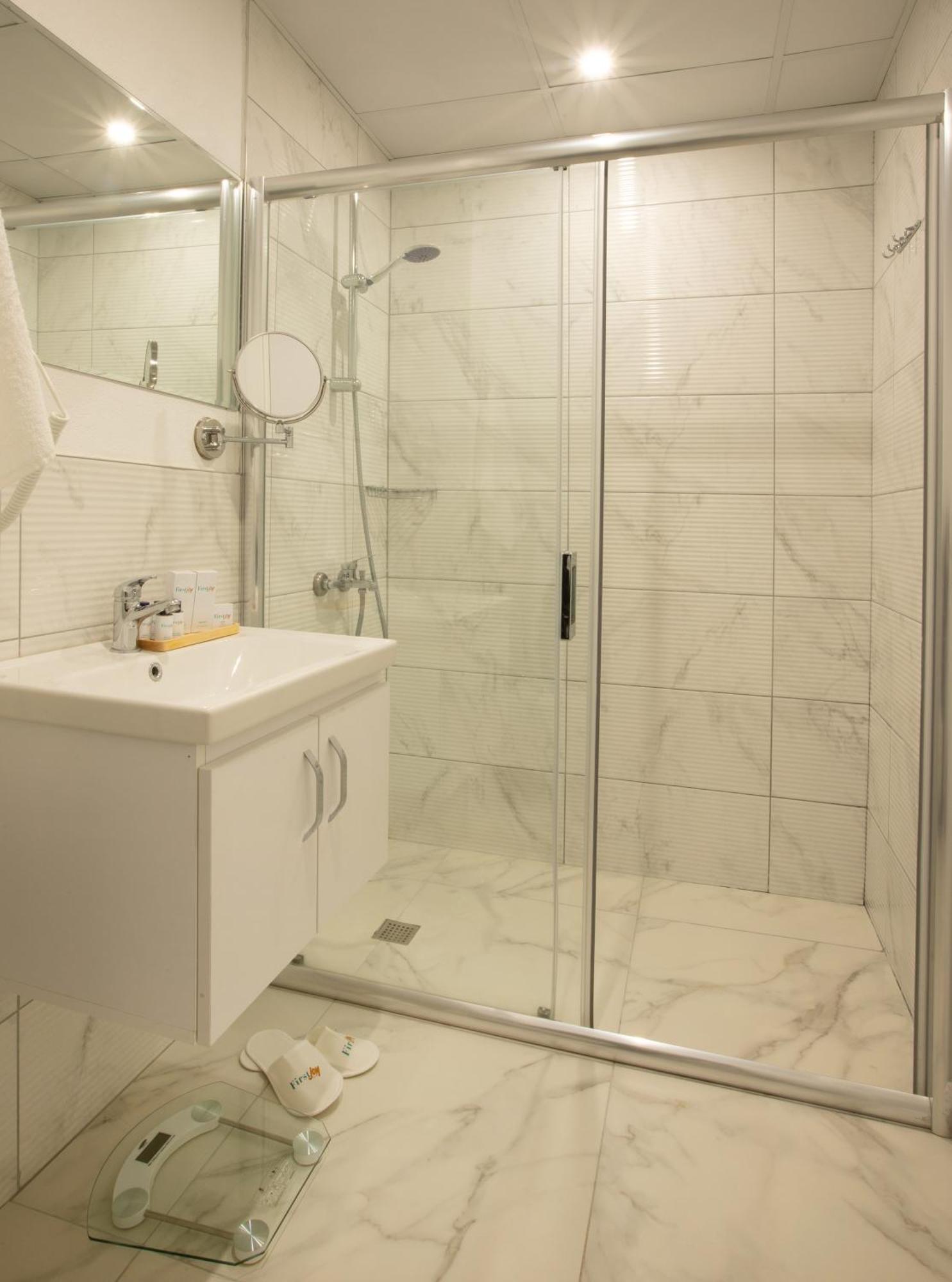 First Joy Hotel 特拉布宗 外观 照片