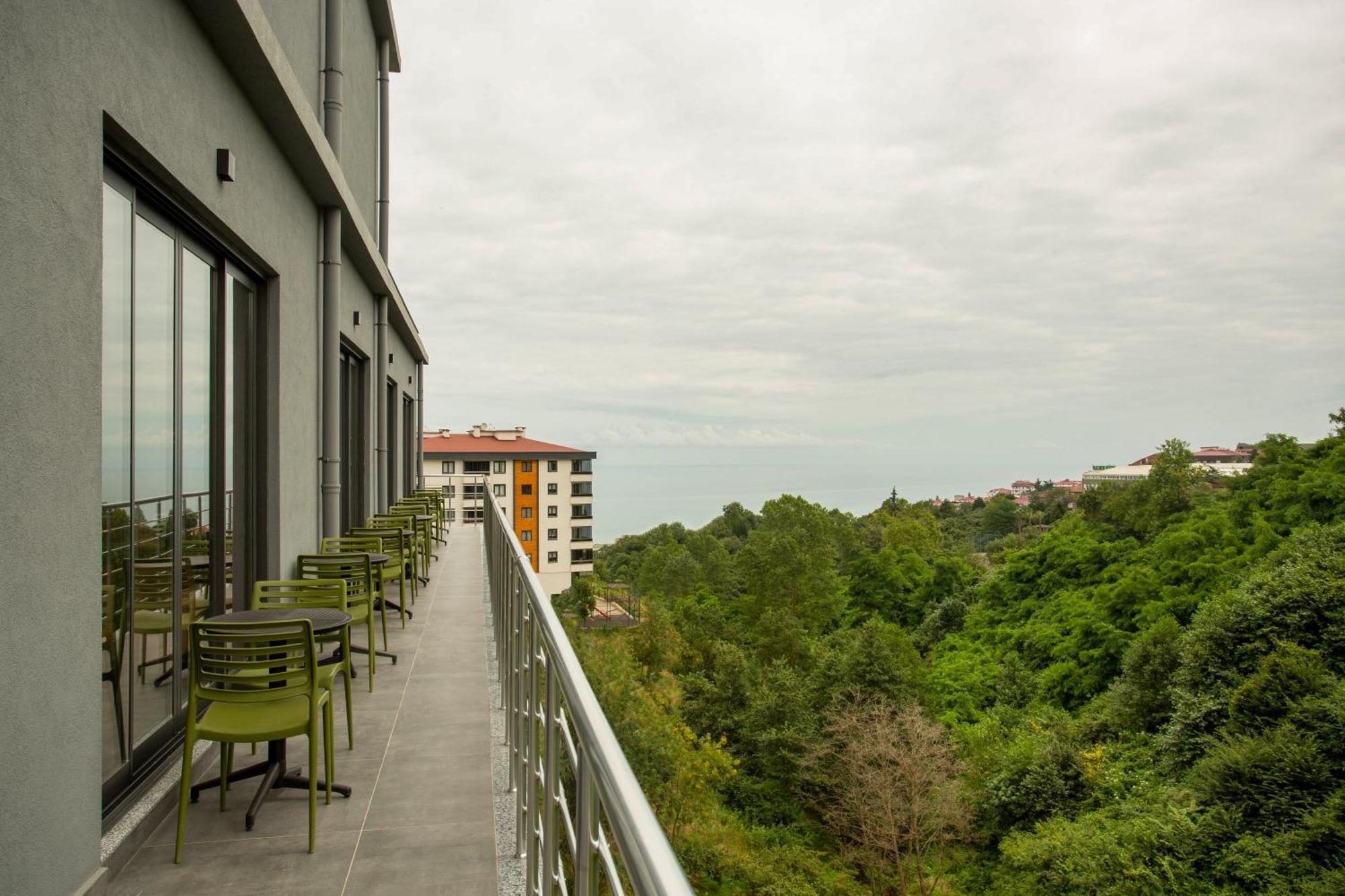 First Joy Hotel 特拉布宗 外观 照片